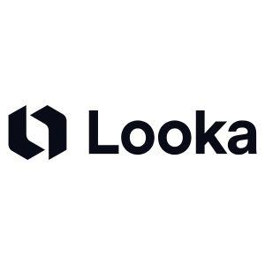 Logo di Looka, uno strumento di design basato sull'intelligenza artificiale che aiuta aziende e imprenditori a creare loghi professionali e kit di branding completi. Con Looka, gli utenti possono progettare loghi unici, creare siti web e generare materiali di marketing in pochi minuti, migliorando l'efficienza e riducendo i costi di branding.